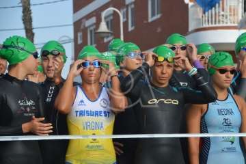 Ricardo Hernández y Raquel Aróstegui ganan con autoridad el XXVII Triatlón de Salinetas (Foto TA)